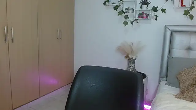 mia star 2 online show from February 6, 9:23 am