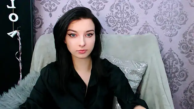 DominantLuna online show from November 23, 8:43 pm