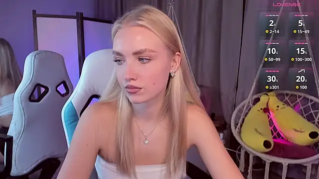 TessaGrays online show from October 21, 1:26 pm