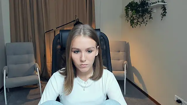 TienKnous online show from October 3, 3:06 pm