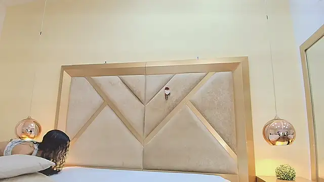 Megan Siner online show from November 21, 12:29 pm