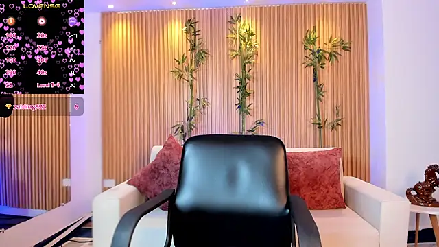 VenusCooper online show from January 7, 8:12 pm