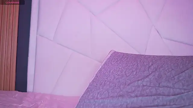 Emily Roberts9 online show from April 1, 1:41 pm