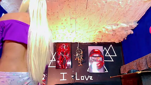 Fersexy Dolls online show from October 30, 7:22 am