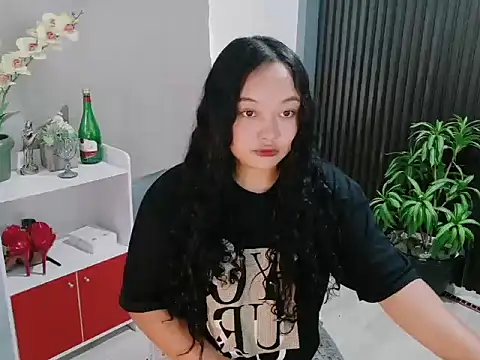 UrFavouriteCravings online show from February 6, 4:16 am