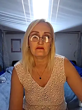 Jenny Blum online show from December 17, 11:14 am