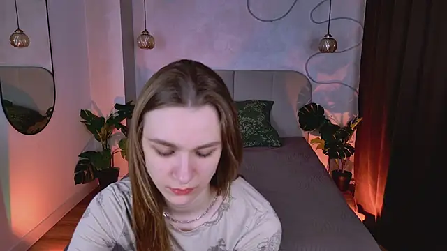 PollyMayer online show from March 31, 9:04 pm