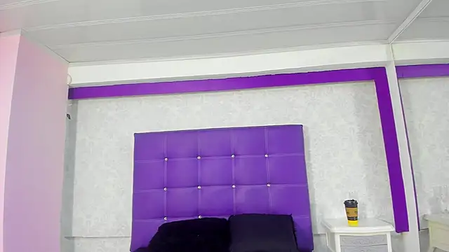 LeaMoreau22 online show from November 22, 12:30 pm