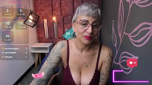 Charlotte  Gray online show from January 11, 4:39 am