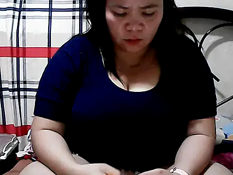 HornyPussie69 online show from March 31, 8:47 am