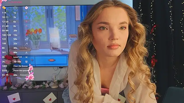 JulieLupo online show from March 7, 6:20 am