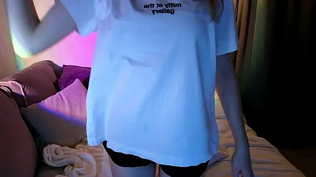 midnightMaya online show from October 16, 9:28 pm