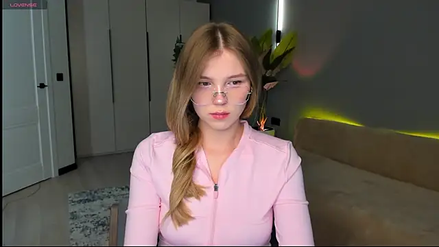 linakorvin online show from April 4, 1:43 pm