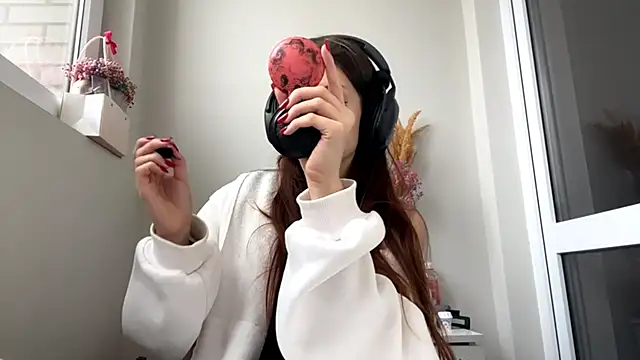 Nayra flash online show from October 10, 1:27 pm