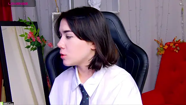 Kelly foox online show from December 1, 10:41 am