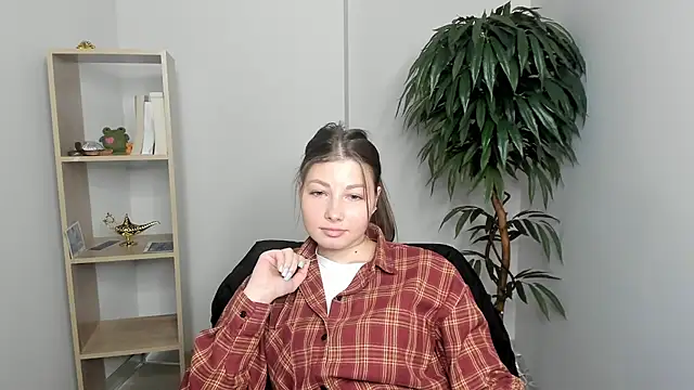 BrittGupton online show from October 3, 8:41 am