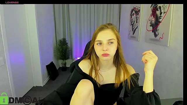 L1na Reeds online show from October 30, 1:08 am