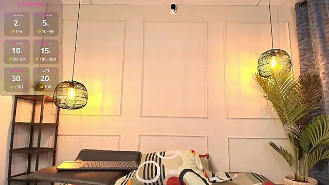 Nikki Vesper online show from December 5, 12:39 pm