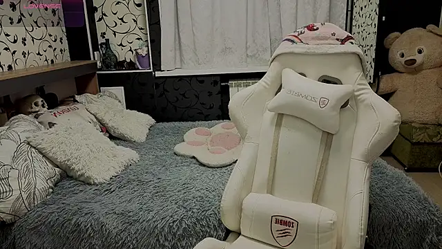 xAlisontiny online show from June 13, 11:46 pm