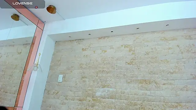 isaa stone online show from October 18, 8:21 pm