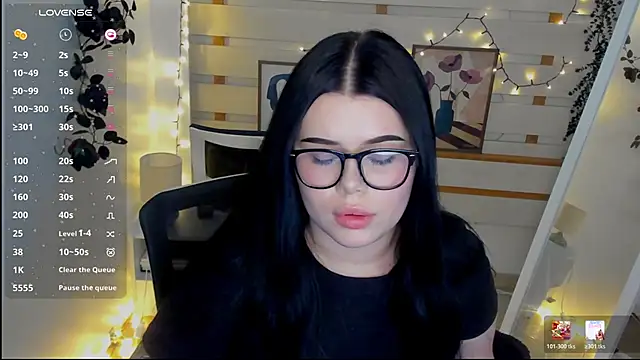 Mona Esty online show from February 23, 10:09 pm