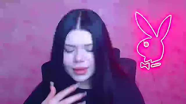 Mona Esty online show from December 18, 6:45 pm