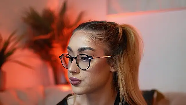 AileenKiss online show from March 8, 9:40 pm