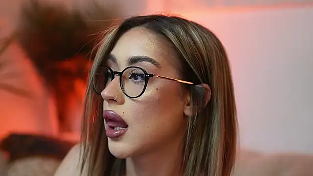 AileenKiss online show from April 10, 8:04 pm