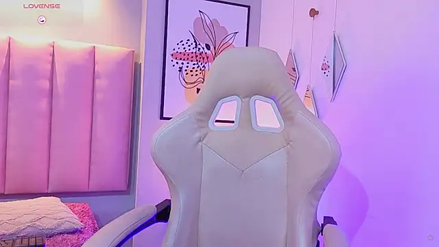 CamilaLevy online show from April 10, 12:22 pm