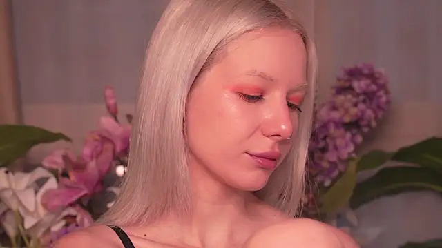 RanyThomson online show from November 22, 3:04 pm