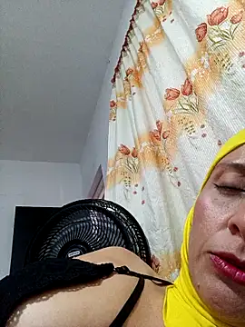 Aafsha  online show from April 21, 7:10 pm