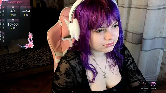 KristiBloom online show from April 7, 10:01 pm