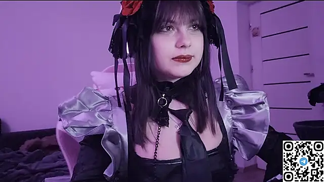 KristiBloom online show from November 19, 10:10 pm