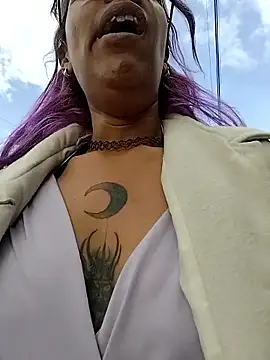 Abby 2-1 online show from November 10, 8:59 pm