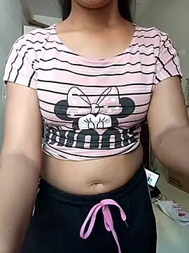 anshika0124 online show from November 1, 5:55 am