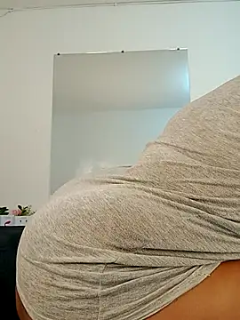 Bigasshott  online show from February 15, 8:41 pm