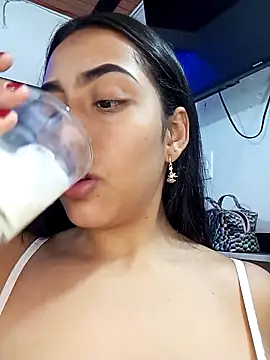 Queen sofya online show from October 8, 5:17 pm