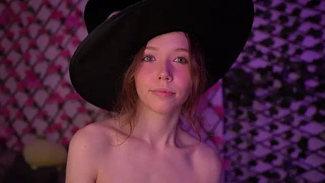 Petite Polly online show from October 28, 6:24 pm