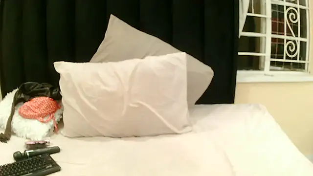 pearlxx20 online show from February 12, 5:47 pm