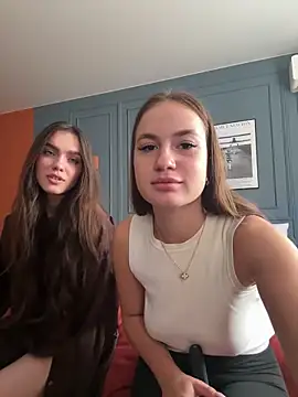 MayaGlow online show from October 18, 11:02 am