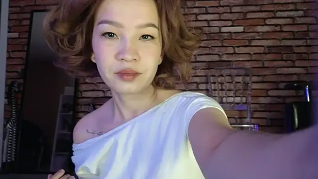 saya li1 online show from October 12, 9:39 pm