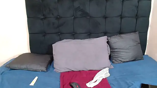 CaramelBootty online show from March 14, 11:22 am