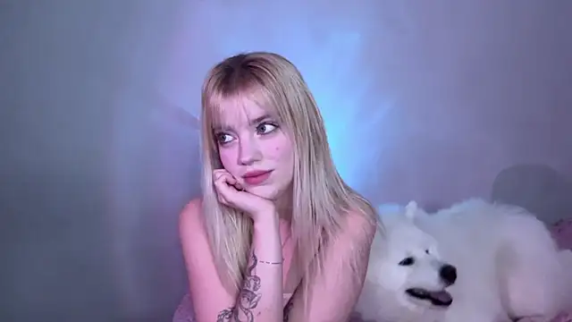 myprettylola online show from November 8, 6:57 pm