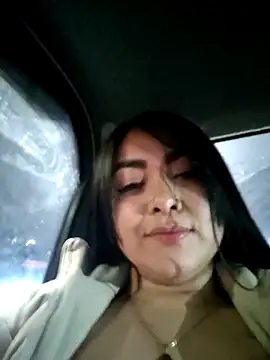 Victoria Jonhss online show from October 17, 11:30 pm