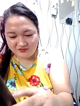 sweetannie13 online show from February 15, 7:11 am