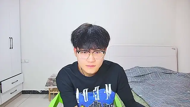 KK-cuteboy online show from April 26, 11:52 am