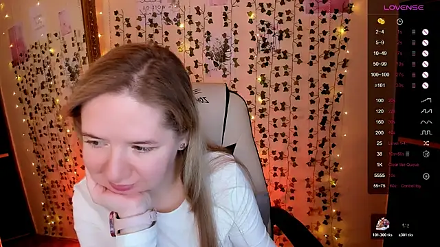 Evaa Braunn online show from March 2, 5:08 am