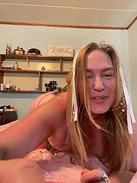 SugarMilkandHoney online show from May 2, 8:45 pm