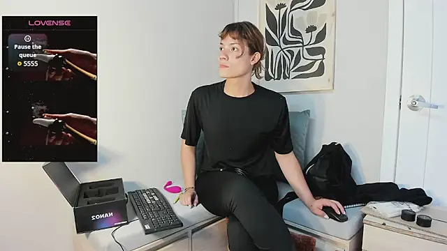 KassMonroe online show from February 11, 8:21 pm