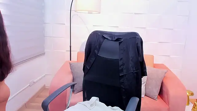 Sasha Grace online show from February 18, 1:32 pm